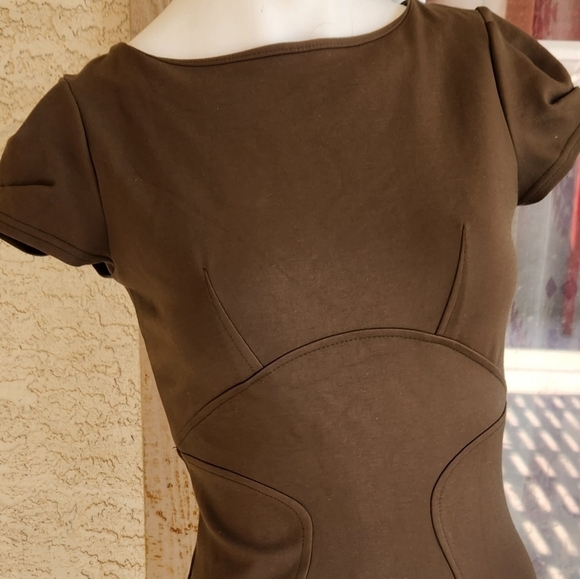 This pencil body shape brown-coloured bodycon is made from ever-so-flattering - Picture 7 of 9